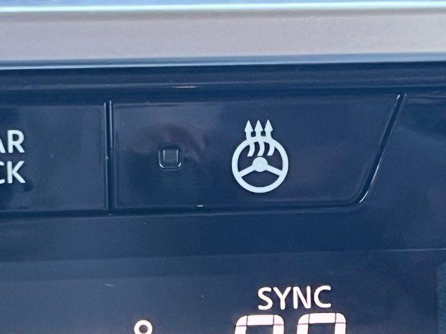 used 2022 Nissan Pathfinder car, priced at $28,000