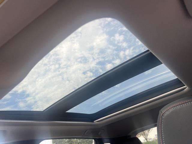 new 2025 Nissan Kicks car, priced at $28,024