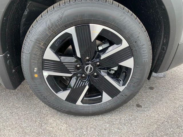 new 2026 Nissan Kicks car, priced at $25,601