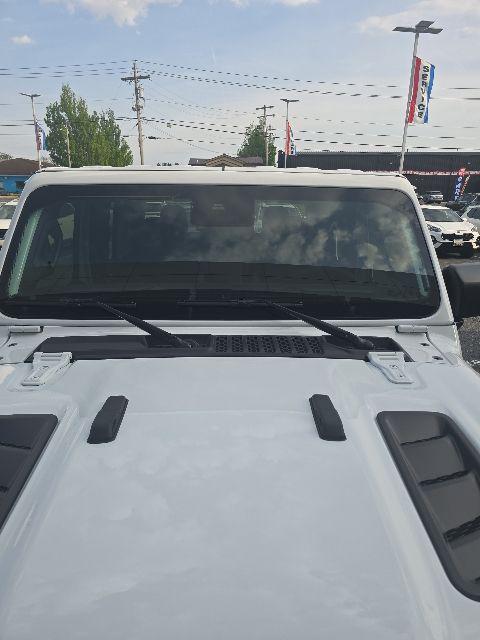 used 2025 Jeep Gladiator car, priced at $50,000