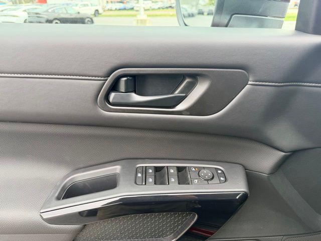 new 2026 Nissan Pathfinder car, priced at $38,079