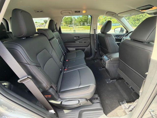 new 2026 Nissan Pathfinder car, priced at $40,248