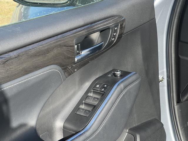 used 2023 Toyota Highlander car, priced at $38,500