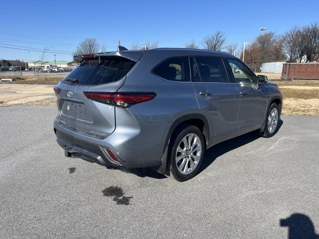 used 2023 Toyota Highlander car, priced at $38,500