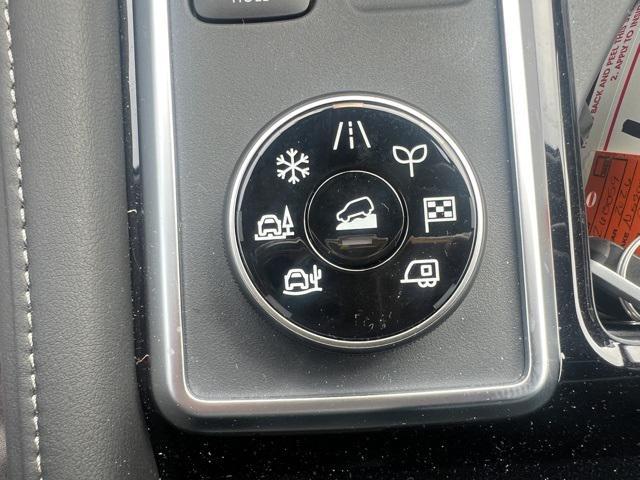 new 2025 Nissan Pathfinder car, priced at $34,572