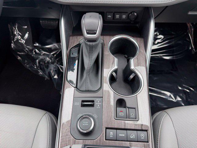 used 2020 Toyota Highlander car, priced at $26,500