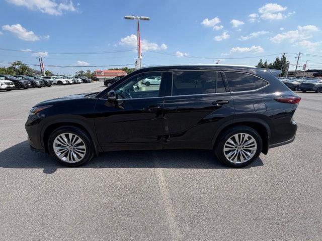 used 2024 Toyota Highlander car, priced at $46,500