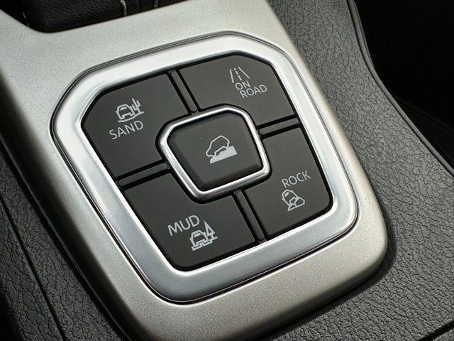 new 2026 Nissan Frontier car, priced at $39,805