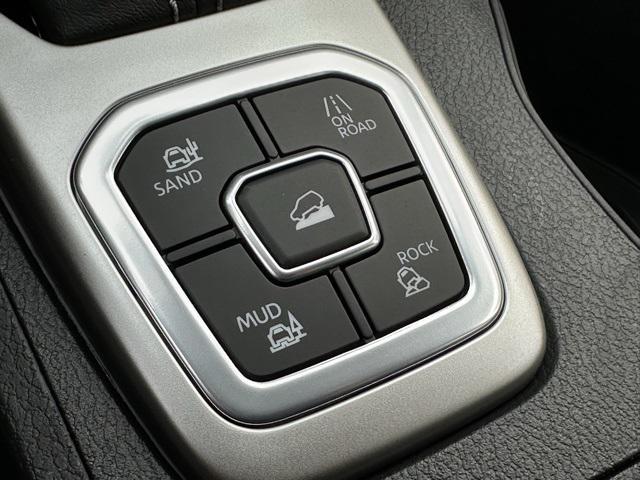 new 2026 Nissan Frontier car, priced at $39,105