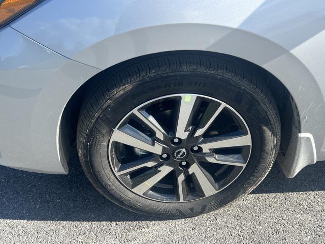 new 2025 Nissan Versa car, priced at $19,343