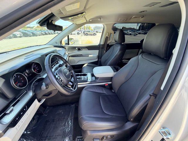 used 2023 Kia Carnival car, priced at $27,500
