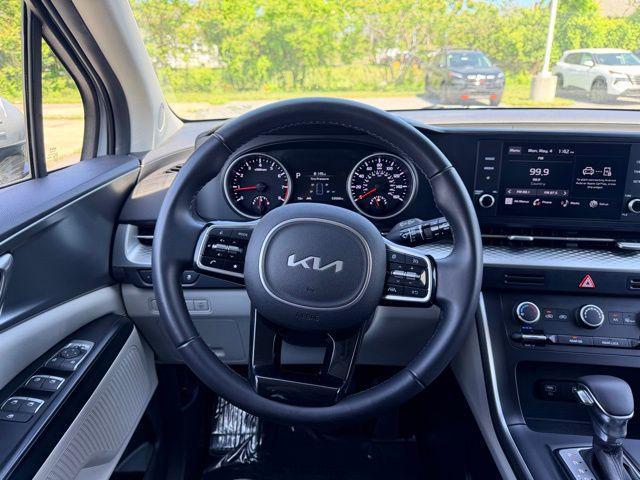 used 2023 Kia Carnival car, priced at $27,500