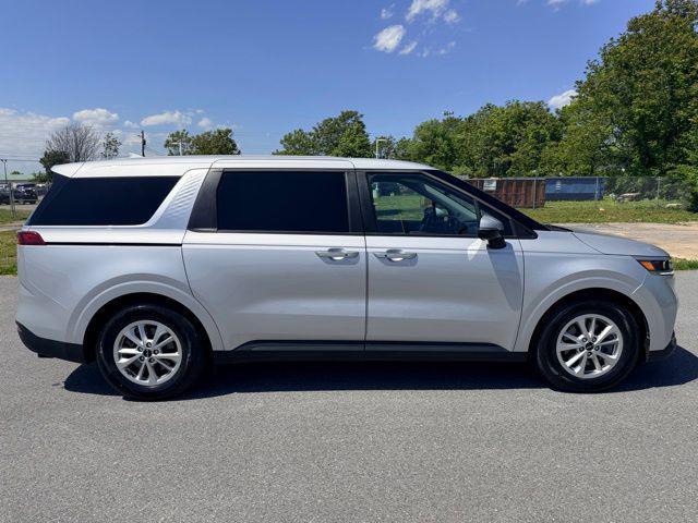 used 2023 Kia Carnival car, priced at $27,500
