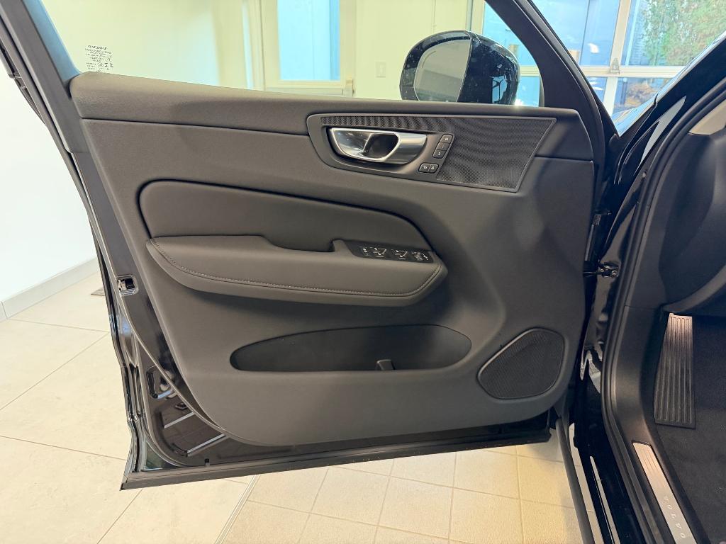 new 2026 Volvo XC60 car, priced at $57,985