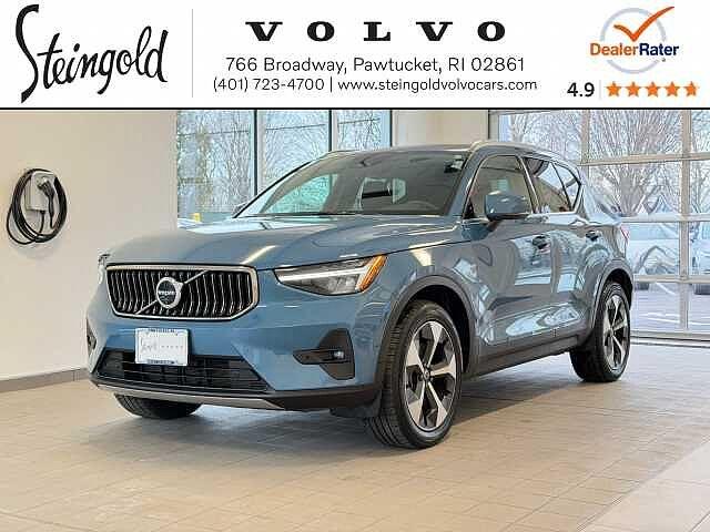 used 2025 Volvo XC40 car