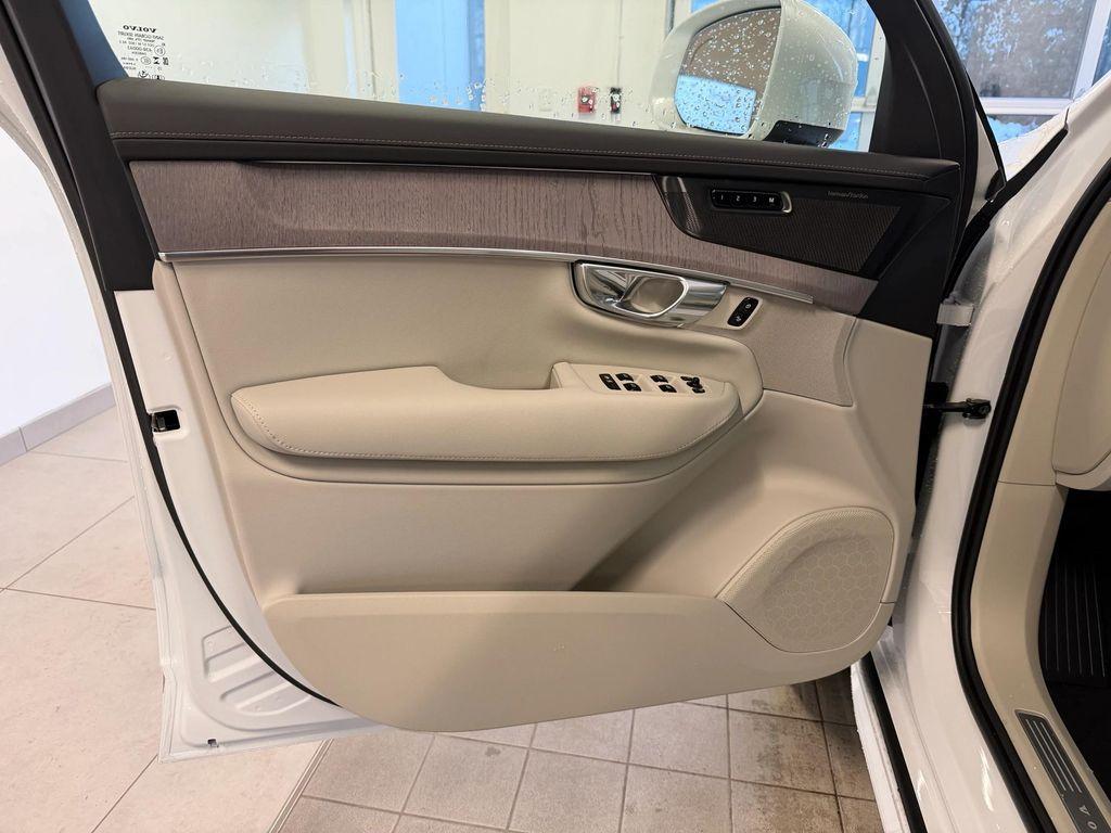 new 2026 Volvo XC90 car, priced at $75,555