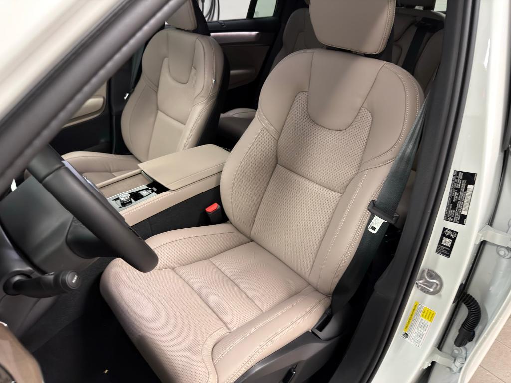 new 2026 Volvo XC90 car, priced at $77,330