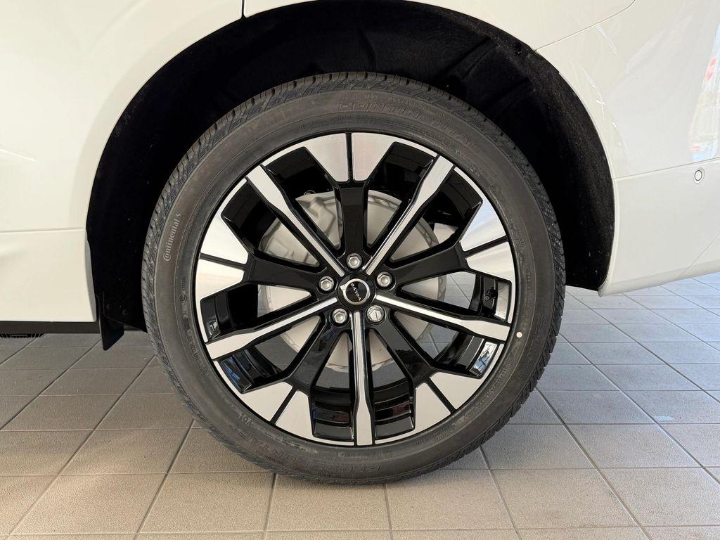 new 2026 Volvo XC60 car, priced at $58,385