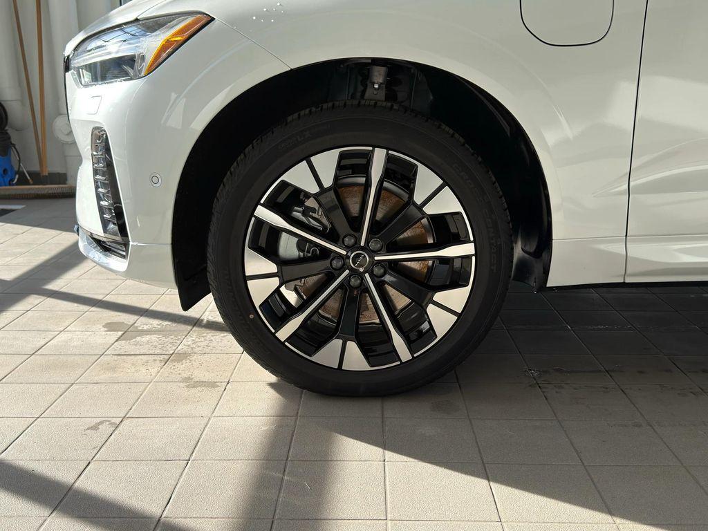 new 2026 Volvo XC60 Plug-In Hybrid car, priced at $69,685