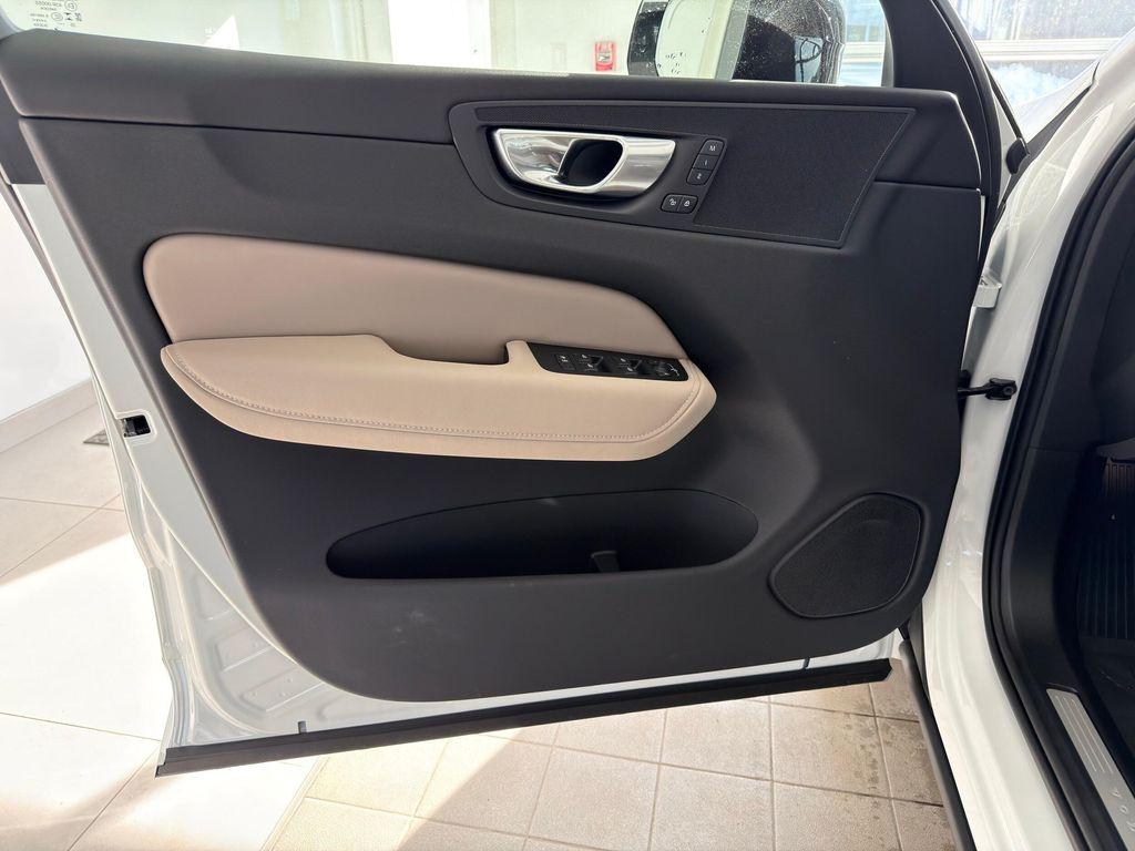 new 2026 Volvo XC60 Plug-In Hybrid car, priced at $69,685