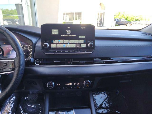 used 2024 Mitsubishi Outlander car, priced at $27,990