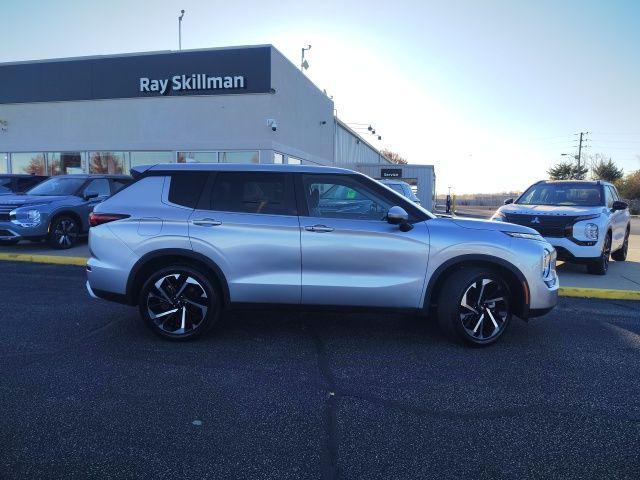 used 2024 Mitsubishi Outlander car, priced at $25,451