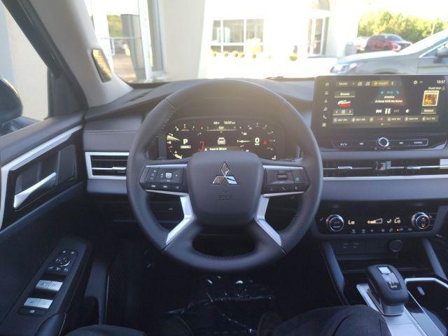 new 2025 Mitsubishi Outlander car, priced at $40,090