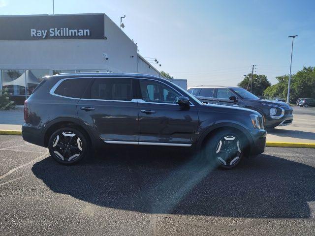 used 2023 Kia Telluride car, priced at $34,673