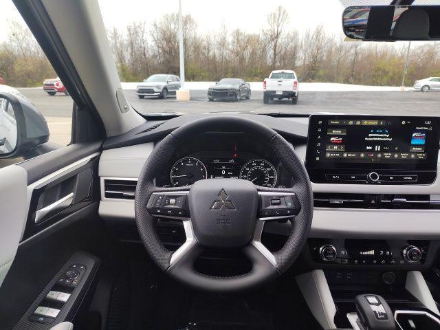 new 2025 Mitsubishi Outlander car, priced at $38,690