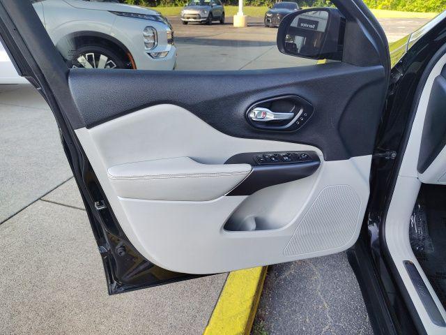 used 2019 Jeep Cherokee car, priced at $17,777