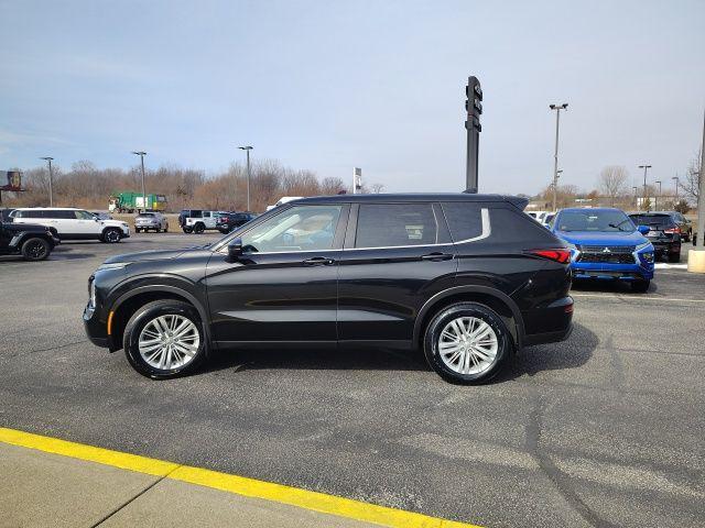 used 2023 Mitsubishi Outlander car, priced at $18,667