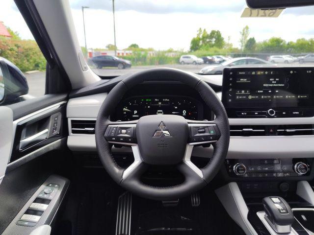 new 2025 Mitsubishi Outlander car, priced at $41,405