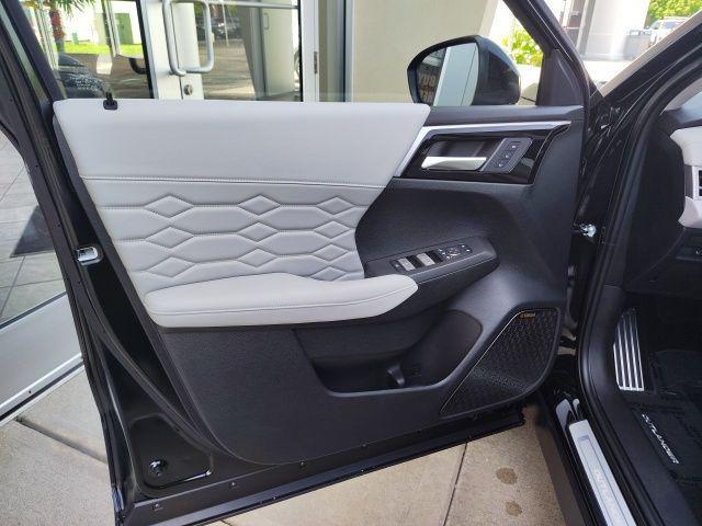 new 2025 Mitsubishi Outlander car, priced at $46,640