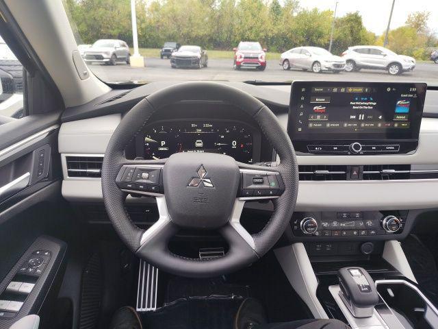 new 2025 Mitsubishi Outlander car, priced at $39,934