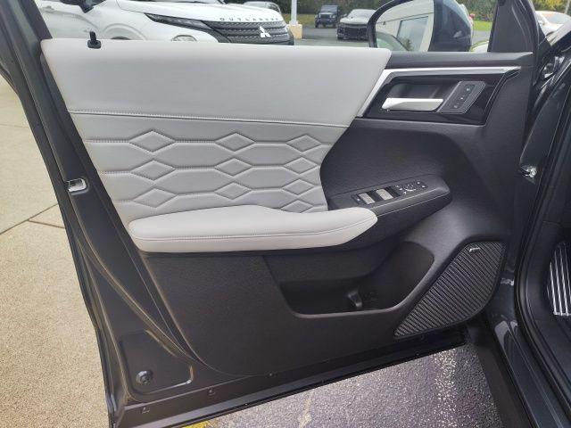 new 2025 Mitsubishi Outlander car, priced at $39,934