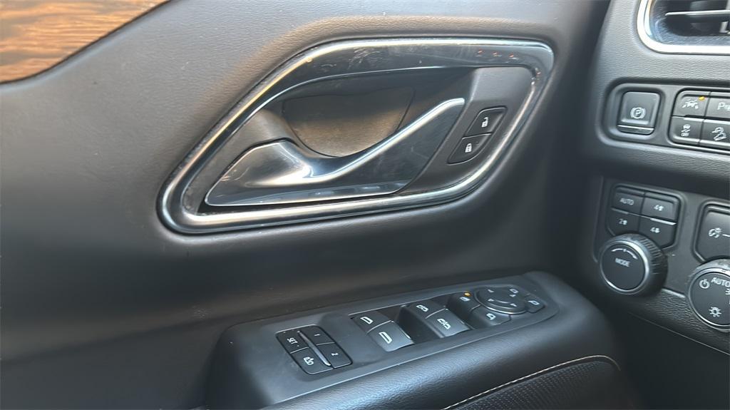 used 2023 Chevrolet Suburban car, priced at $51,433