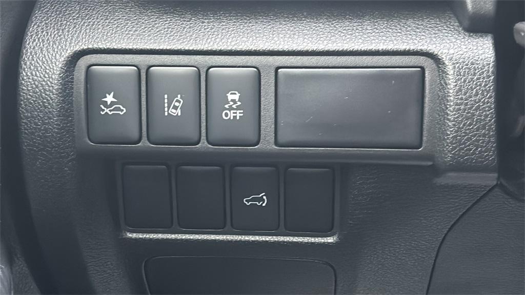 used 2024 Mitsubishi Eclipse Cross car, priced at $18,544