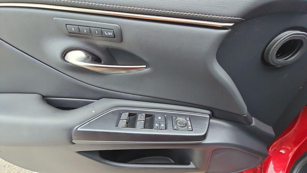 used 2021 Lexus ES 350 car, priced at $34,242