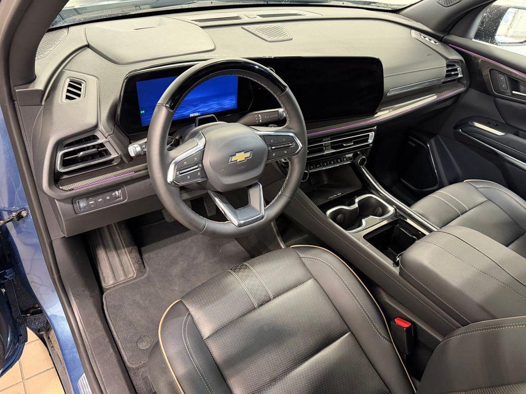 used 2025 Chevrolet Traverse car, priced at $47,927