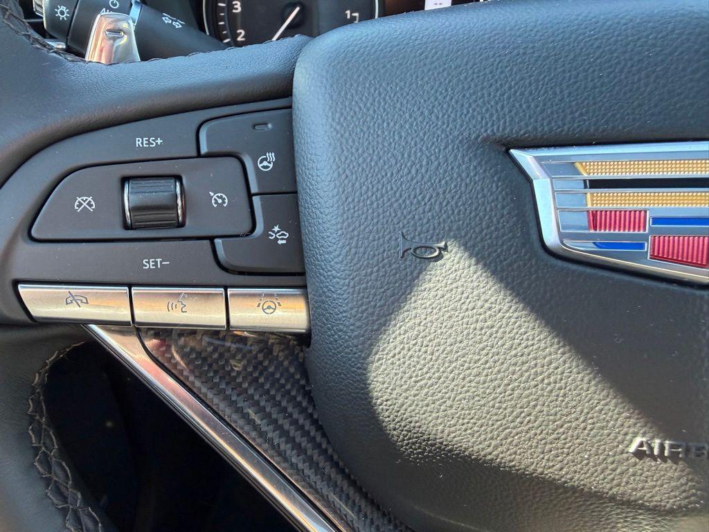 used 2025 Cadillac XT6 car, priced at $58,327