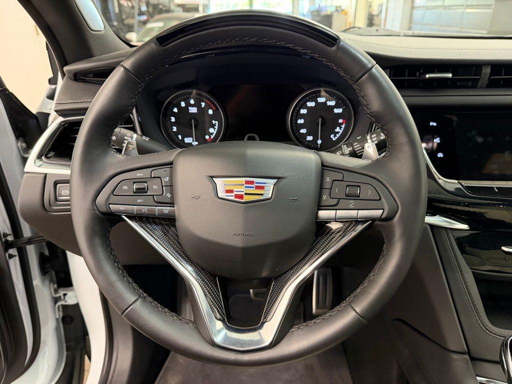 used 2025 Cadillac XT6 car, priced at $58,327