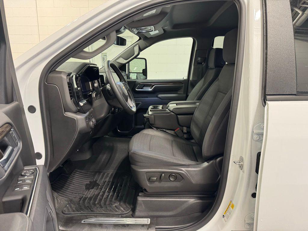 used 2025 Chevrolet Silverado 2500 car, priced at $59,997