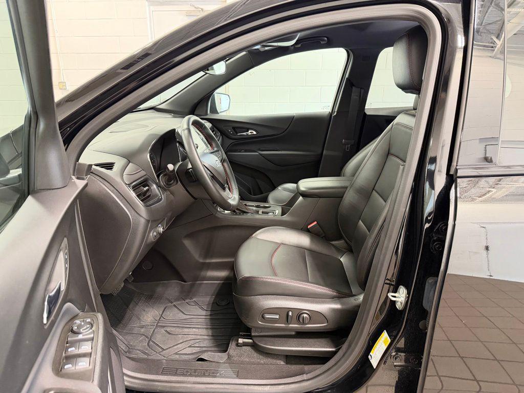used 2024 Chevrolet Equinox car, priced at $25,627