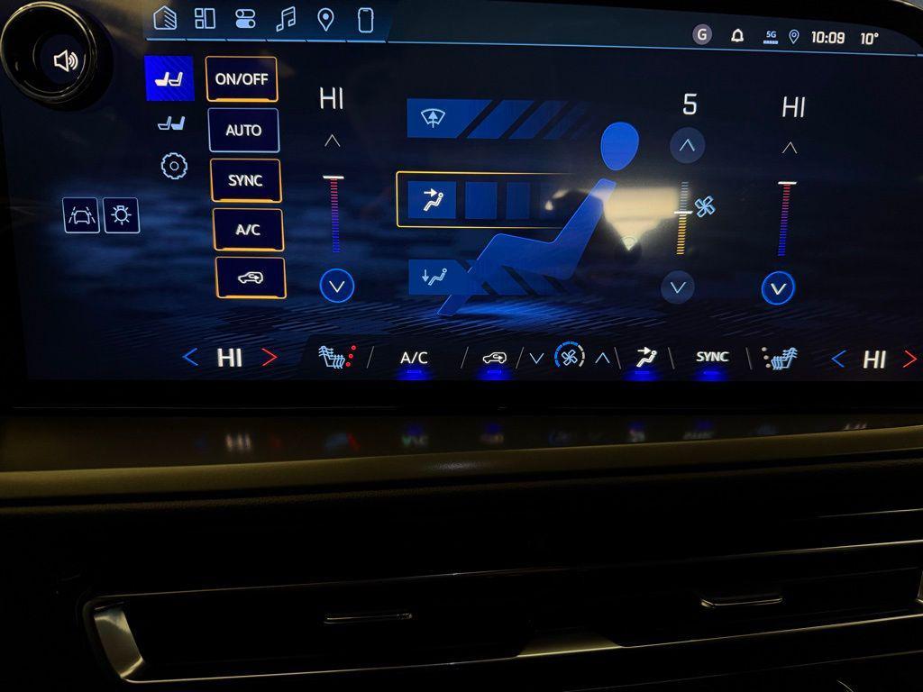 new 2026 Chevrolet Traverse car, priced at $40,995