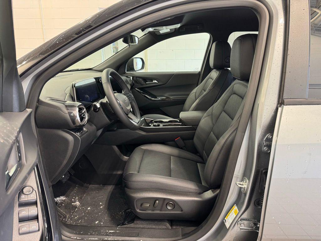 new 2026 Chevrolet Equinox car, priced at $32,585