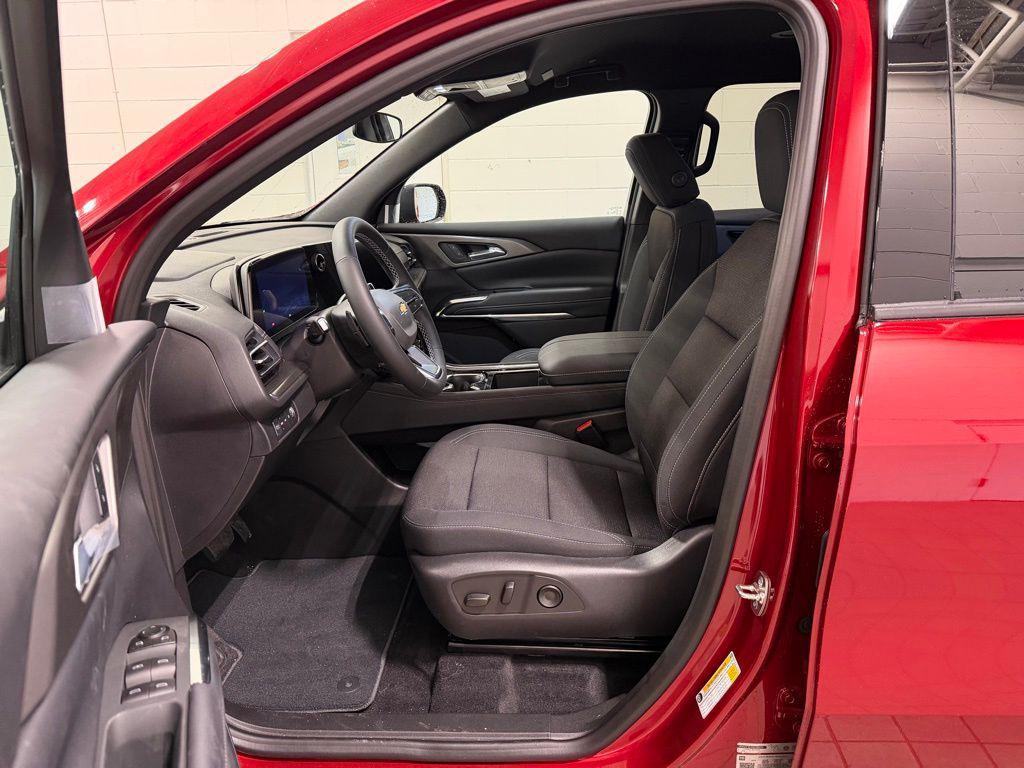new 2026 Chevrolet Traverse car, priced at $44,040