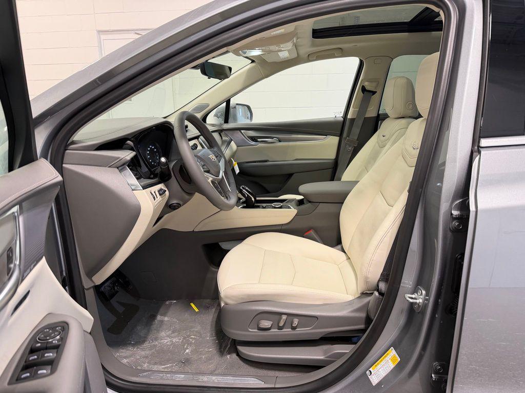 new 2026 Cadillac XT5 car, priced at $57,320