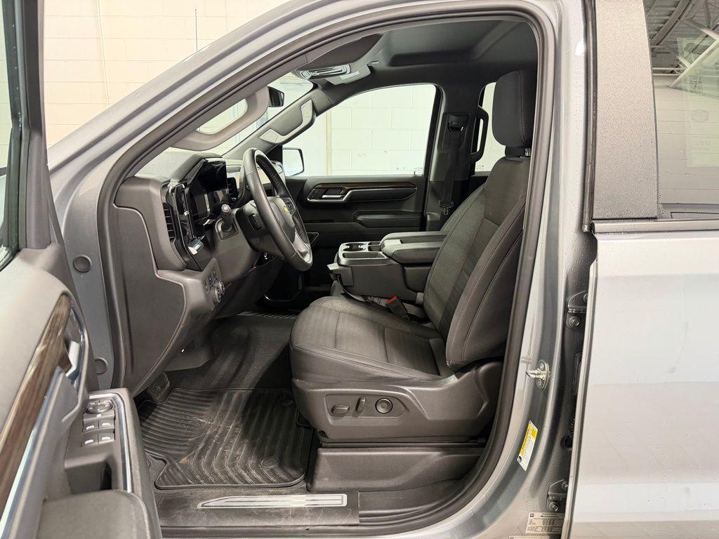 used 2024 Chevrolet Silverado 1500 car, priced at $37,997