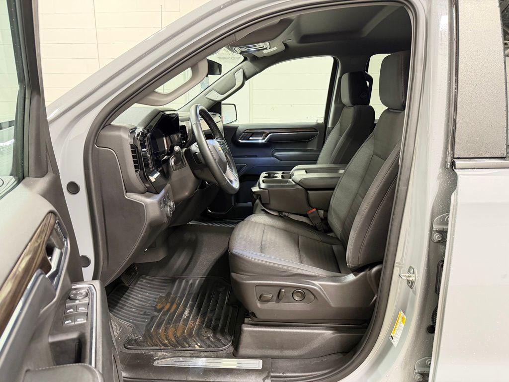 used 2024 Chevrolet Silverado 1500 car, priced at $37,799