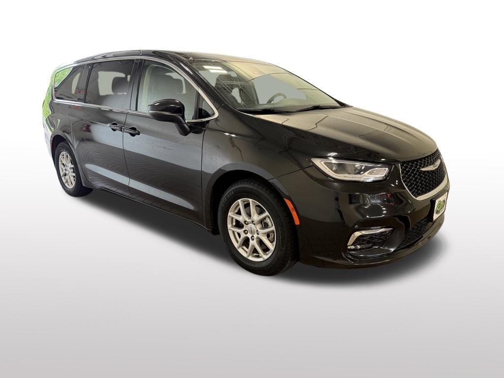 used 2023 Chrysler Pacifica car, priced at $23,937
